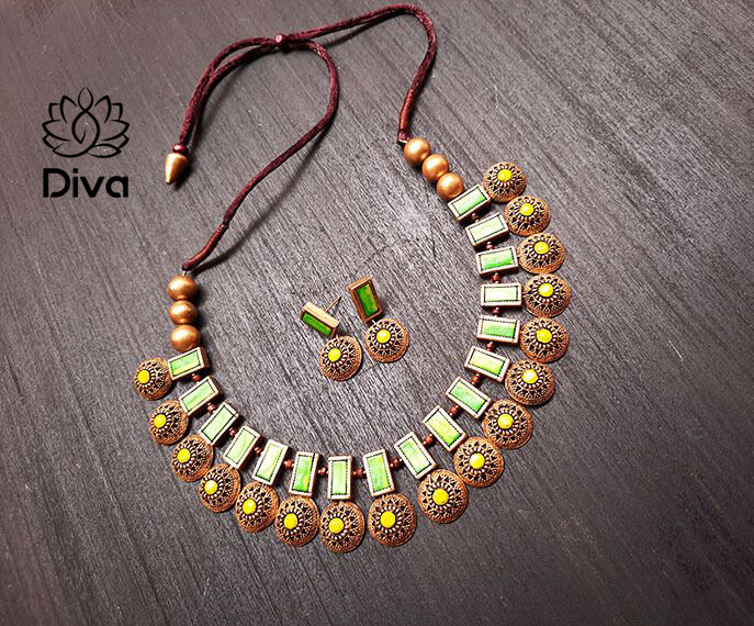 Green contemporary choker terracotta necklace