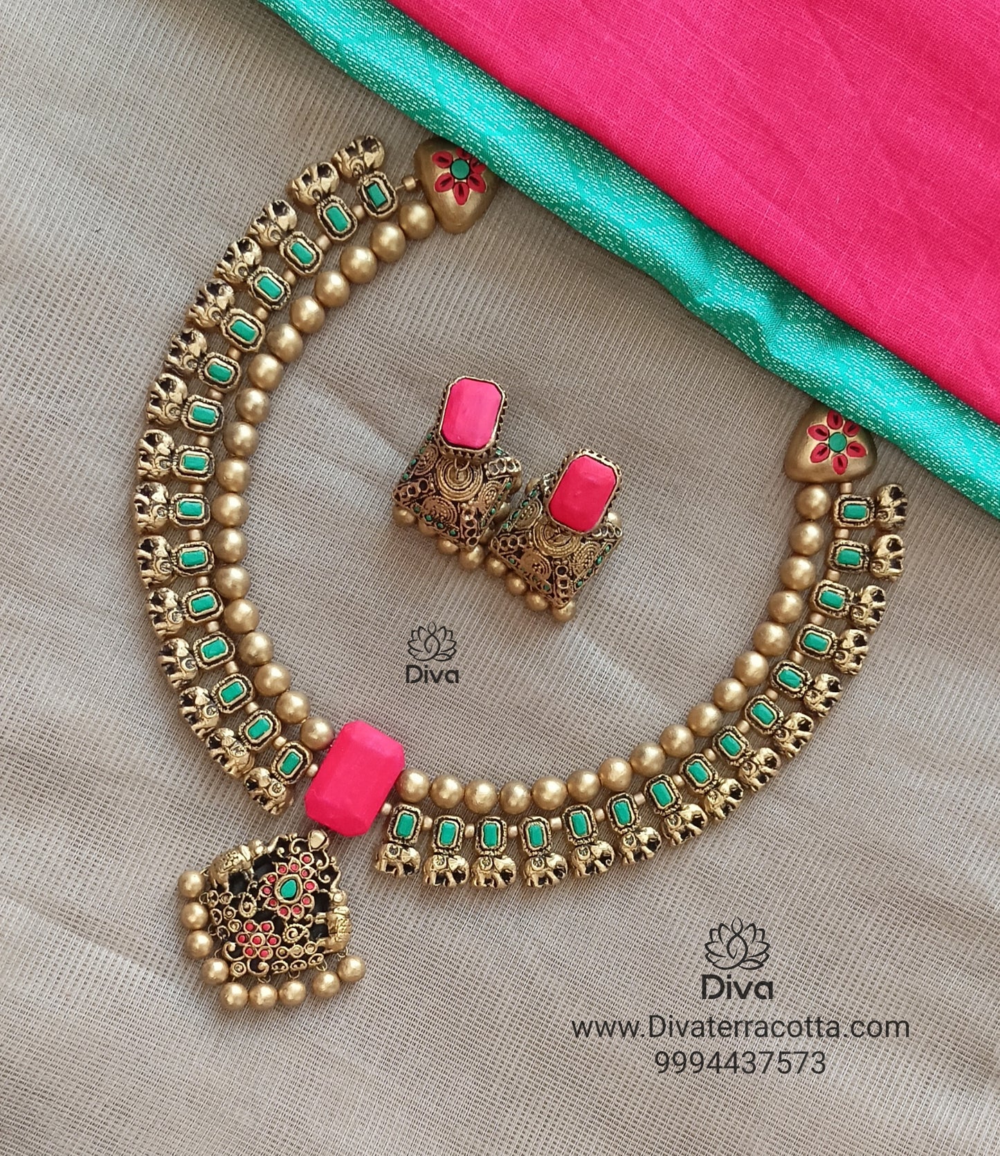 Tiny Gaja Terracotta Necklace