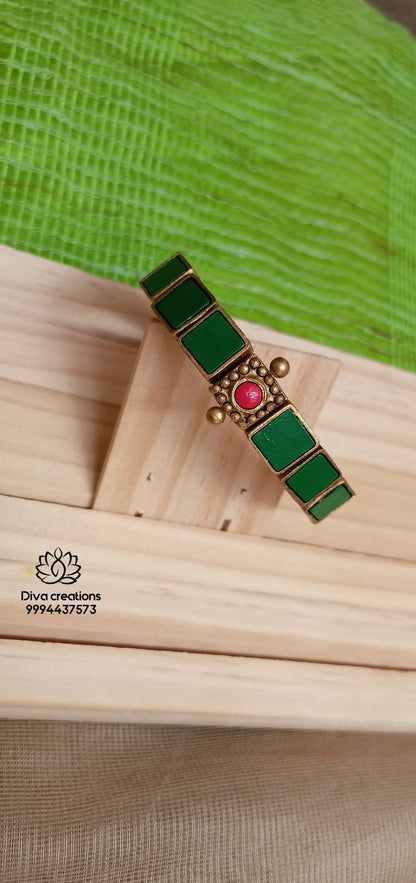 Green Kundan terracotta Bangle