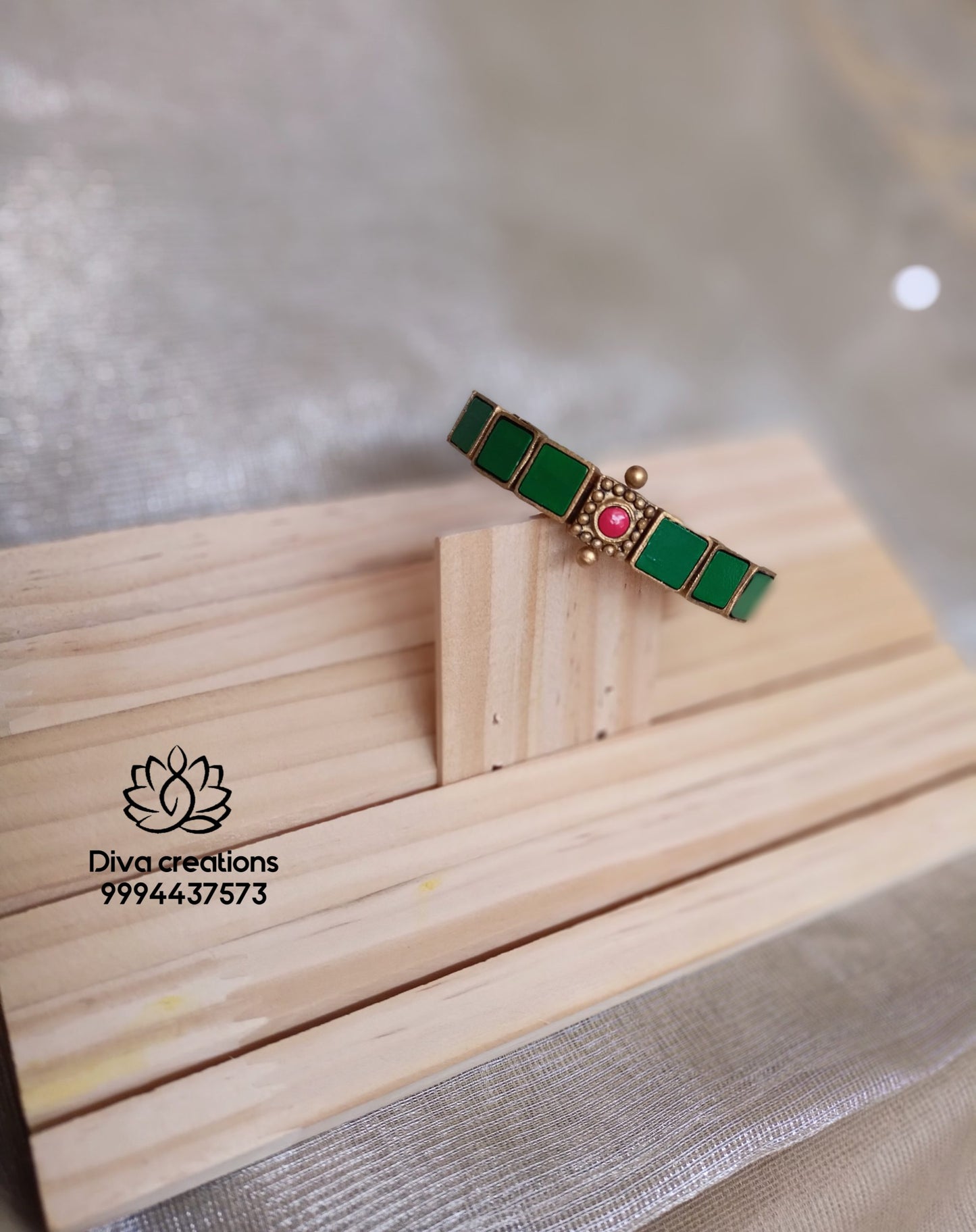 Green Kundan terracotta Bangle